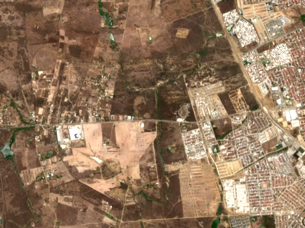 Zona oeste de Campina Grande vista de satélite na estação seca de 2025